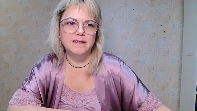 Snapshot of sweetsunset11 chatting on January 12, 2026, 3:56 am sweetsunset11 online show from January 12, 2026, 3:56 am