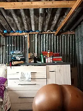 curvyloneah75 online show from January 17, 2026, 10:42 am