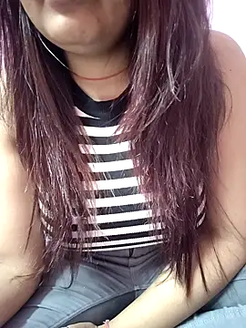 Snapshot of _nishalove19 chatting on December 11, 2024, 7:46 pm  nishalove19 online show from December 11, 2024, 7:46 pm