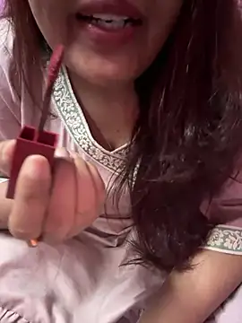 Snapshot of _nishalove19 chatting on February 1, 2025, 7:02 pm  nishalove19 online show from February 1, 2025, 7:02 pm