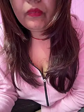 Snapshot of _nishalove19 chatting on February 6, 2025, 7:18 pm  nishalove19 online show from February 6, 2025, 7:18 pm