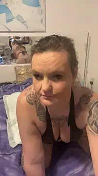 Snapshot of Inked_blondi chatting on January 8, 2025, 11:19 pm Inked blondi online show from January 8, 2025, 11:19 pm