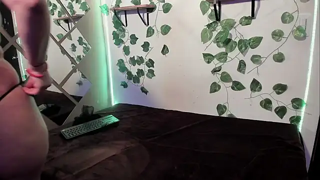 Snapshot of Megan_sophia2 chatting on January 22, 2025, 1:42 pm Megan sophia2 online show from January 22, 2025, 1:42 pm