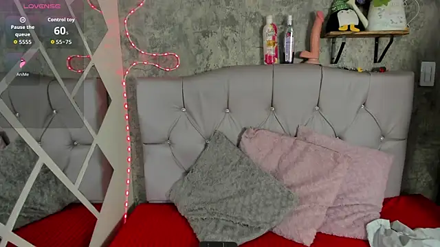 Snapshot of Megan_sophia2 chatting on September 11, 2025, 3:45 pm Megan sophia2 online show from September 11, 2025, 3:45 pm