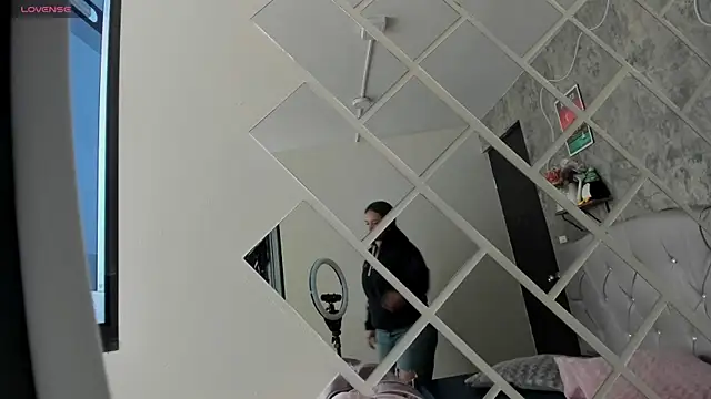 Snapshot of Megan_sophia2 chatting on September 17, 2025, 12:51 pm Megan sophia2 online show from September 17, 2025, 12:51 pm