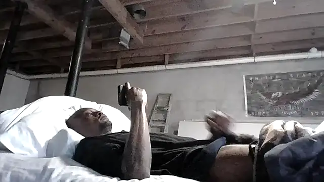 Snapshot of KinGKane84 chatting on December 7, 2024, 7:10 pm KinGKane84 online show from December 7, 2024, 7:10 pm