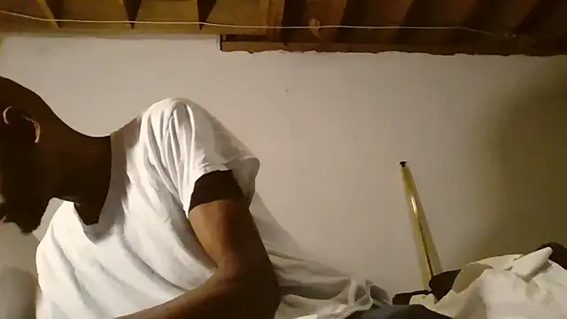 Snapshot of KinGKane84 chatting on February 9, 2025, 11:04 pm KinGKane84 online show from February 9, 2025, 11:04 pm