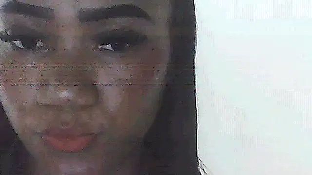 Fariana01 online show from May 3, 2026, 11:00 pm