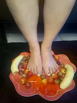 Scarlett45  online show from April 16, 2026, 10:23 pm