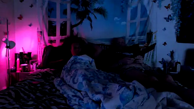 Samanthabrownlatina7 online show from January 4, 2025, 8:48 pm