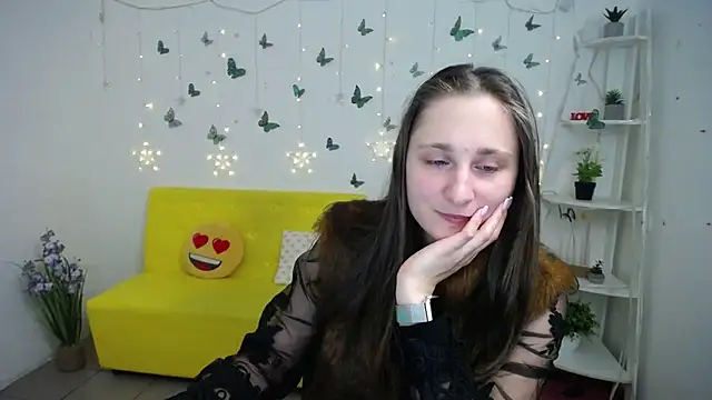 Snapshot of MichelLeee chatting on February 23, 2026, 12:46 pm MichelLeee online show from February 23, 2026, 12:46 pm