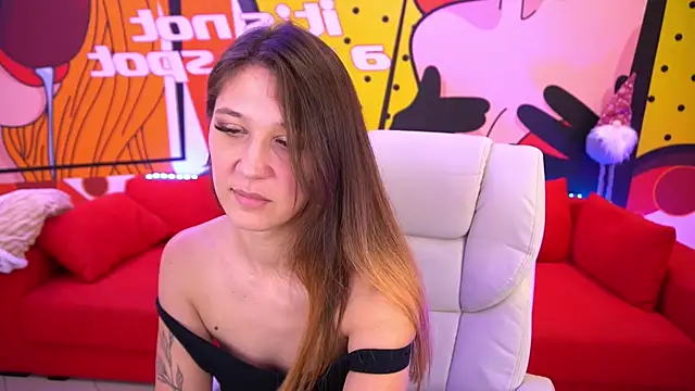 DreamyLinaa online show from December 24, 2024, 10:44 am
