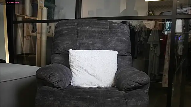 Snapshot of DimitriSullivan_ chatting on February 2, 2025, 3:10 am DimitriSullivan online show from February 2, 2025, 3:10 am