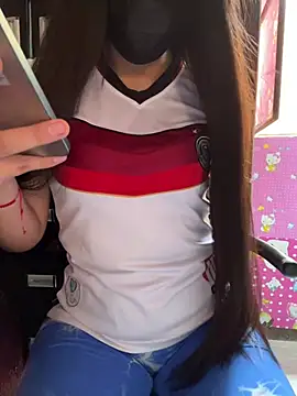 Velyn 18 online show from February 23, 2026, 4:48 pm