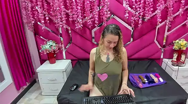 Snapshot of alaha_evans chatting on December 10, 2024, 2:59 am alaha evans online show from December 10, 2024, 2:59 am