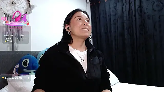 Ella Rousse online show from April 6, 2026, 11:11 am