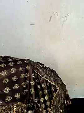 xpihu online show from October 21, 2025, 6:41 pm