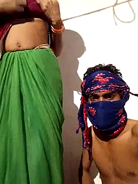 Snapshot of Suhani512 chatting on January 5, 2025, 3:23 pm Suhani512 online show from January 5, 2025, 3:23 pm