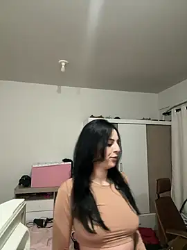 Morguisssz online show from May 5, 2026, 2:41 am