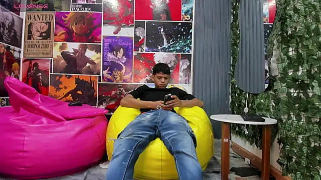 Snapshot of Jeffry_wolvess chatting on January 14, 2025, 12:14 pm Jeffry wolvess online show from January 14, 2025, 12:14 pm