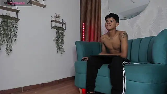 Snapshot of Jeffry_wolvess chatting on January 28, 2025, 12:00 pm Jeffry wolvess online show from January 28, 2025, 12:00 pm