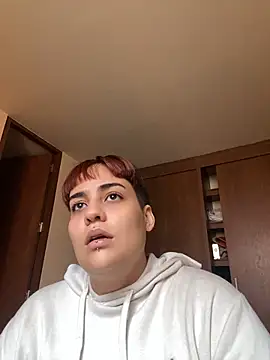 Snapshot of name_less_lulu chatting on May 31, 2026, 2:35 pm name less lulu online show from May 31, 2026, 2:35 pm