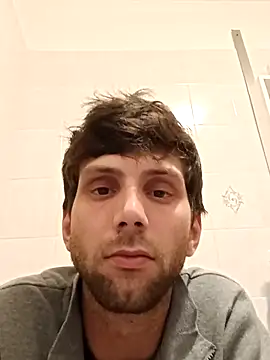 Snapshot of dariodario chatting on February 19, 2025, 10:09 pm dariodario online show from February 19, 2025, 10:09 pm