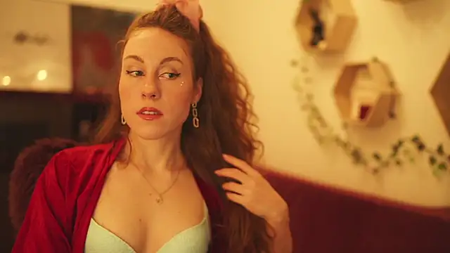 Snapshot of Berberis__Silene chatting on January 15, 2025, 8:05 pm Berberis Silene online show from January 15, 2025, 8:05 pm