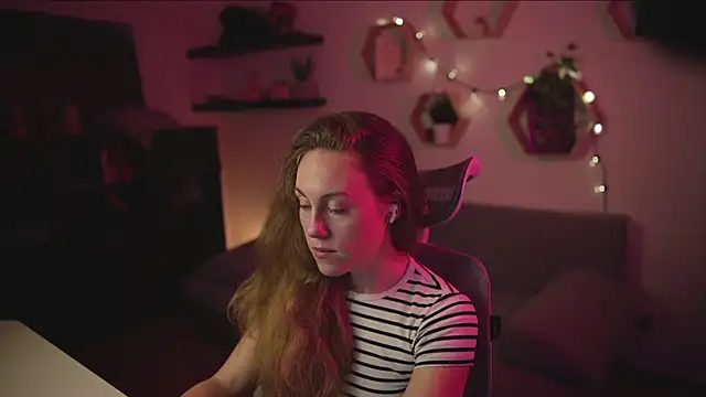 Snapshot of Berberis__Silene chatting on October 12, 2025, 4:28 pm Berberis Silene online show from October 12, 2025, 4:28 pm