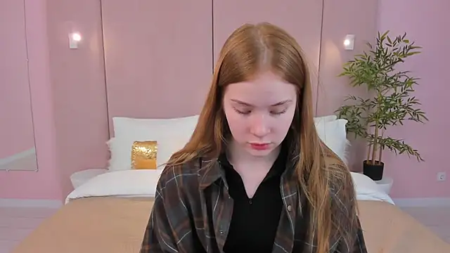 Snapshot of MichelleReid chatting on January 24, 2025, 8:11 pm MichelleReid online show from January 24, 2025, 8:11 pm