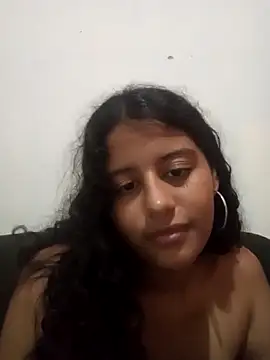 Snapshot of Babydol18_ chatting on December 31, 2024, 1:04 am Babydol18 online show from December 31, 2024, 1:04 am