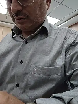 samee00721 online show from March 10, 2026, 6:40 am