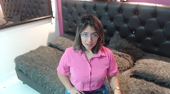 Pandoracherry online show from December 19, 2024, 2:01 am