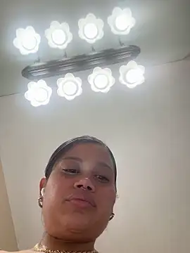 Snapshot of shyfr34k chatting on February 8, 2025, 8:31 am shyfr34k online show from February 8, 2025, 8:31 am