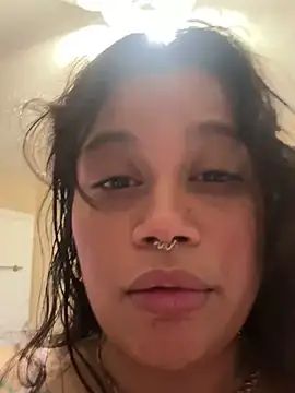 Snapshot of shyfr34k chatting on February 28, 2025, 8:39 pm shyfr34k online show from February 28, 2025, 8:39 pm