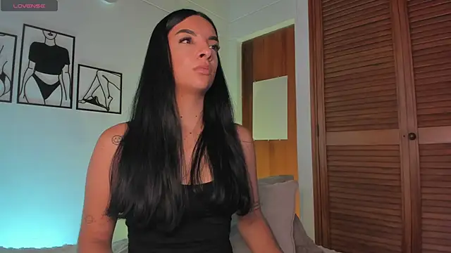 777AylinZ online show from May 17, 2026, 9:44 pm