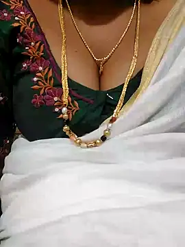 Snapshot of Cute-chinny chatting on January 19, 2025, 1:53 am Cute-chinny online show from January 19, 2025, 1:53 am