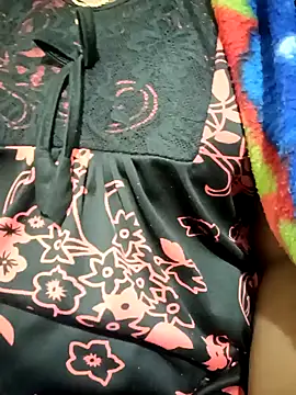 Snapshot of Cute-chinny chatting on January 22, 2025, 1:53 am Cute-chinny online show from January 22, 2025, 1:53 am