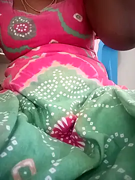 Snapshot of Cute-chinny chatting on January 28, 2025, 8:14 am Cute-chinny online show from January 28, 2025, 8:14 am