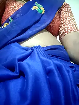 Snapshot of Cute-chinny chatting on February 7, 2025, 1:11 pm Cute-chinny online show from February 7, 2025, 1:11 pm