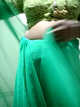 Snapshot of Cute-chinny chatting on February 8, 2025, 4:14 am Cute-chinny online show from February 8, 2025, 4:14 am