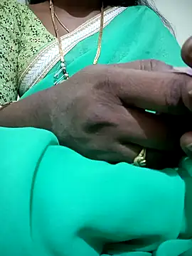 Snapshot of Cute-chinny chatting on February 8, 2025, 1:33 pm Cute-chinny online show from February 8, 2025, 1:33 pm