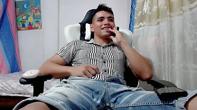 danilo302209 online show from February 25, 2025, 5:04 pm