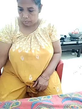 Hotty-rumi online show from December 4, 2025, 12:03 pm