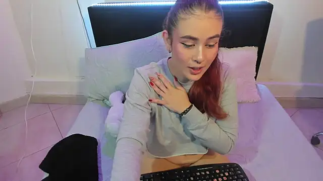 Snapshot of Emyli_rousse_ chatting on January 11, 2025, 1:22 pm Emyli rousse online show from January 11, 2025, 1:22 pm