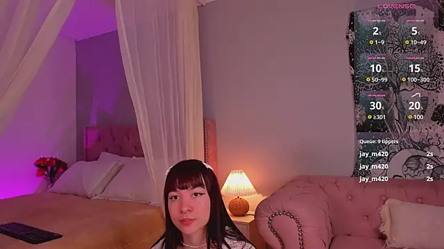 Lia Sweett  online show from March 11, 2025, 5:24 pm