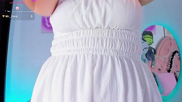 amandalee01 online show from October 24, 2025, 7:10 pm