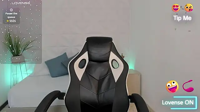 Snapshot of stephanya_ chatting on March 11, 2025, 7:03 pm stephanya online show from March 11, 2025, 7:03 pm