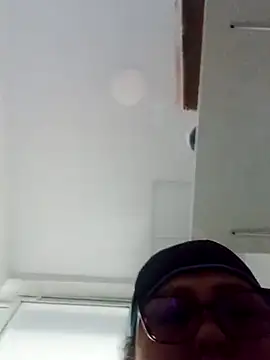 Darly Gomez online show from March 15, 2025, 6:32 pm