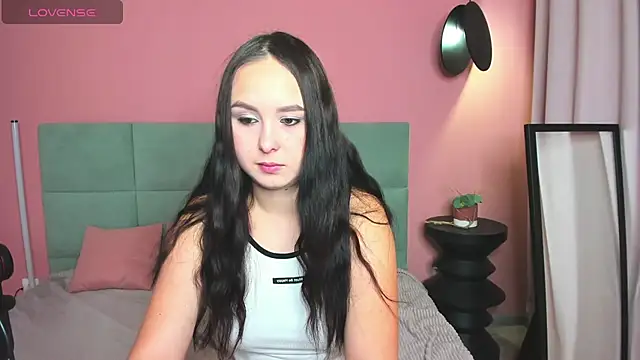 BeatriceReeves online show from November 9, 2025, 1:04 am